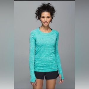 Lululemon Swiftly Tech Long Sleeve Crew in Heathered Blue Tropics